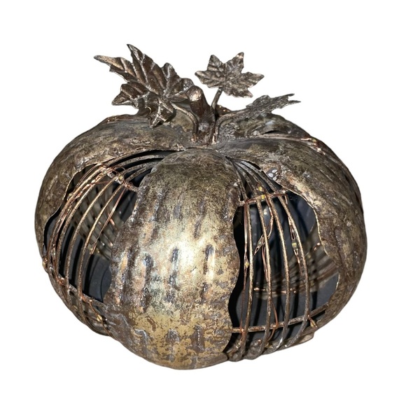 Metal pumpkin with warm twinkling lights in gold / bronze color - Picture 2 of 11
